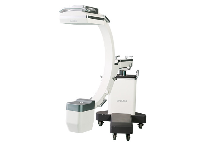 Dual Monitor Middle C Arm 140um Digital X Ray Machine BTC-1600